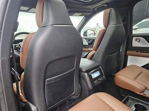 Used 2024 Lincoln Aviator Reserve w/ Equipment Group 201A image 17