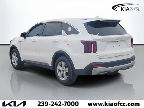 New 2026 Kia Sorento LX FWD image 4