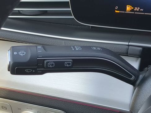 Used 2025 Mercedes-Benz GLS 450 4MATIC image 27