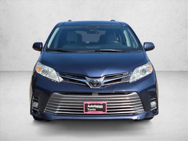 Used 2019 Toyota Sienna XLE w/ XLE Navigation Package FWD image 2