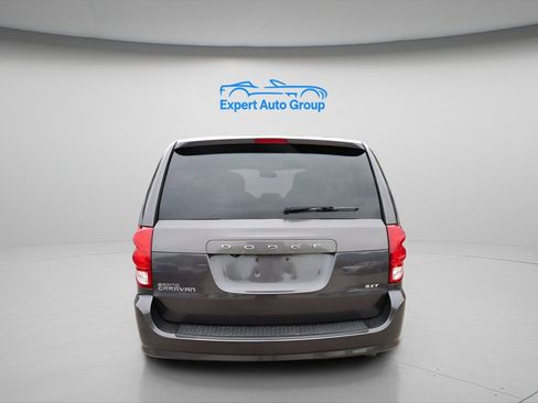 Used 2017 Dodge Grand Caravan SXT image 9