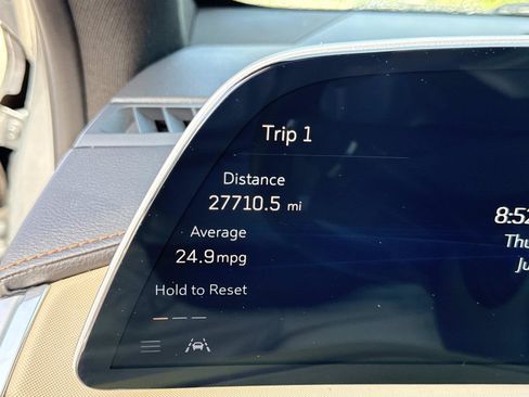 Used 2024 Cadillac XT4 Luxury w/ Cold Weather Package FWD image 30