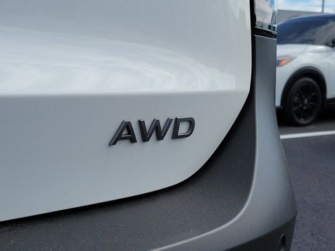 Certified 2025 Nissan Kicks SV w/ Charging Package image 7