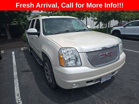 Used 2014 GMC Yukon XL Denali AWD/4WD image 1