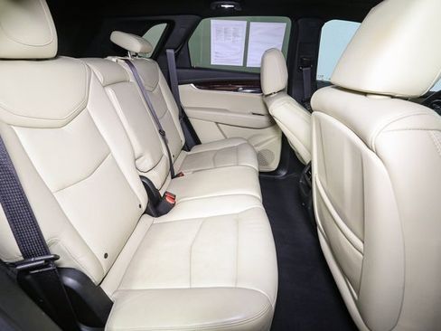 Used 2017 Cadillac XT5 Luxury w/ Driver Awareness Package image 19