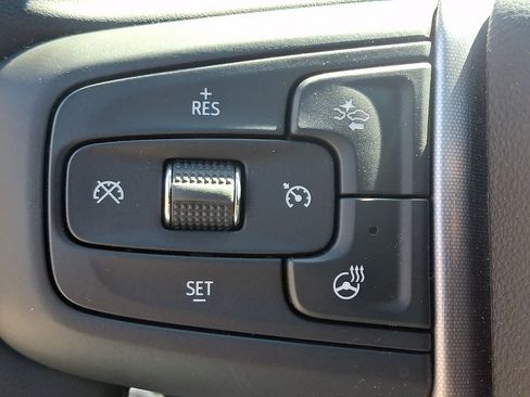 Used 2024 GMC Yukon SLT w/ SLT Premium Package image 23