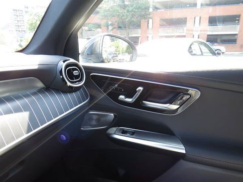 Used 2024 Mercedes-Benz GLC 300 4MATIC image 16