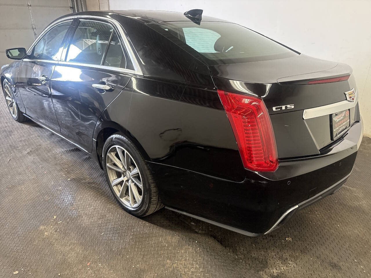 Used 2019 Cadillac CTS Luxury RWD image 4