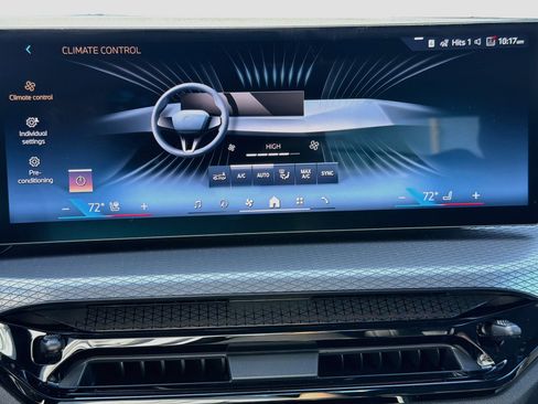 New 2026 BMW 330i xDrive Sedan w/ M Sport Package AWD/4WD image 35