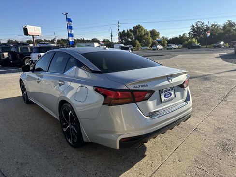 Used 2023 Nissan Altima 2.5 SR w/ SR Premium Package image 5