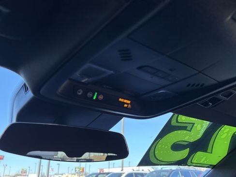 Used 2025 Cadillac XT4 Premium Luxury image 41