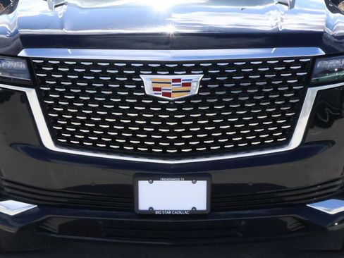 Used 2021 Cadillac Escalade Luxury image 8