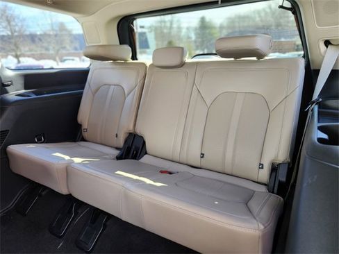 Used 2023 Ford Expedition Limited image 18