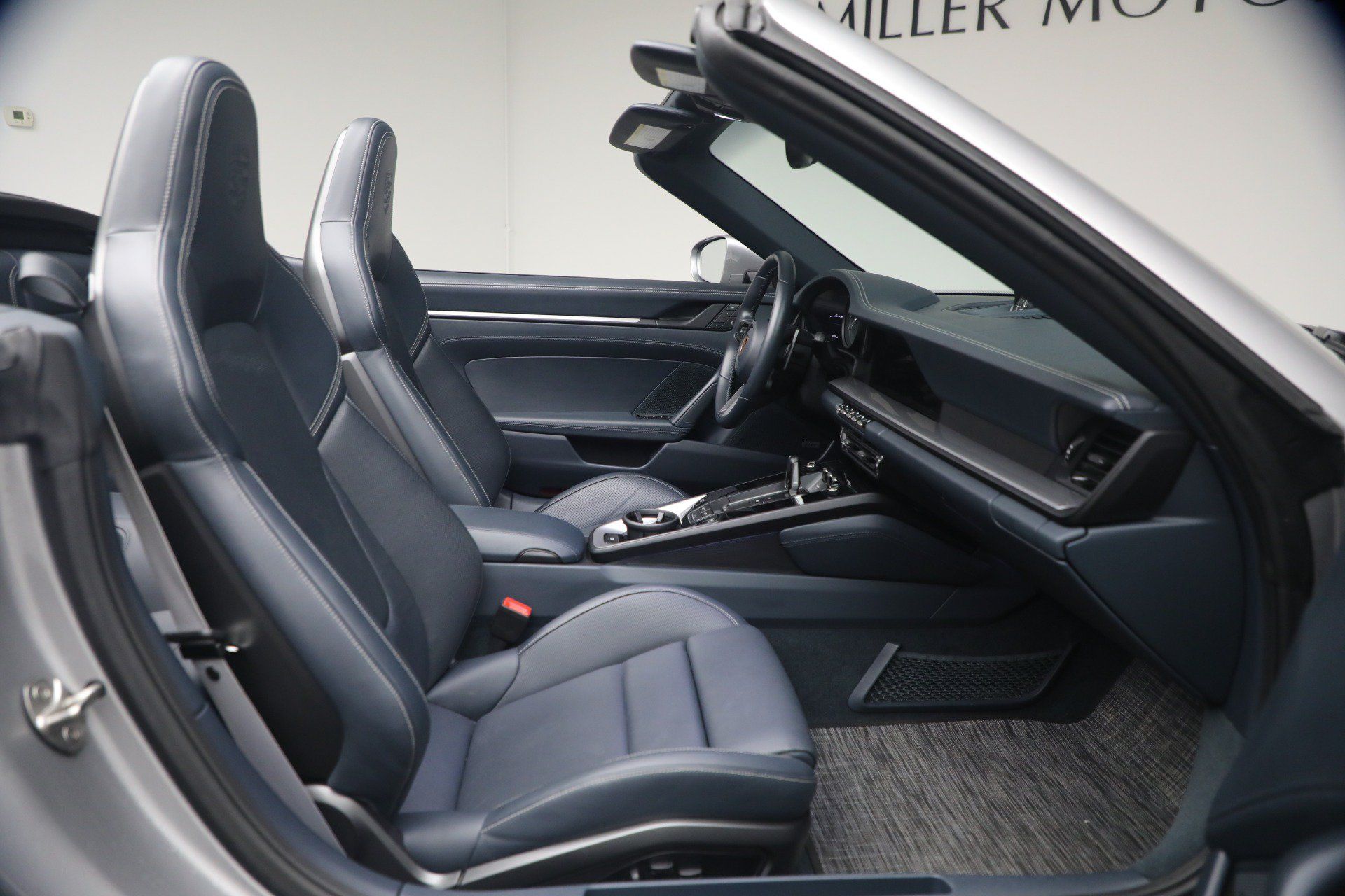 Used 2024 Porsche 911 Carrera GTS RWD image 17