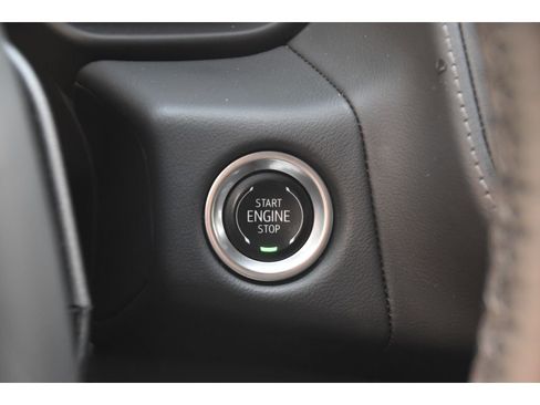 Used 2024 Chevrolet Suburban Z71 w/ Luxury Package AWD/4WD image 36