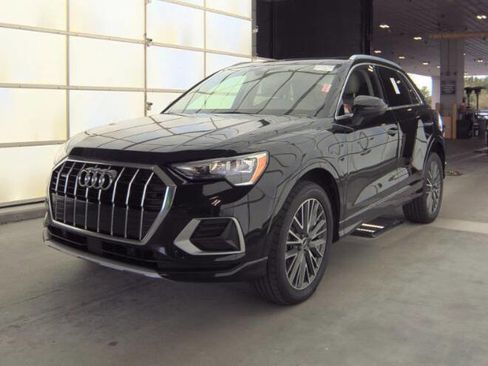 Used 2022 Audi Q3 2.0T Premium w/ Convenience Package image 2