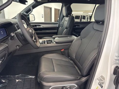 New 2026 Jeep Grand Wagoneer 4WD image 15