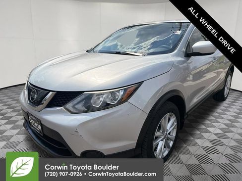 Used 2018 Nissan Rogue Sport S w/ S Appearance Package AWD/4WD image 3