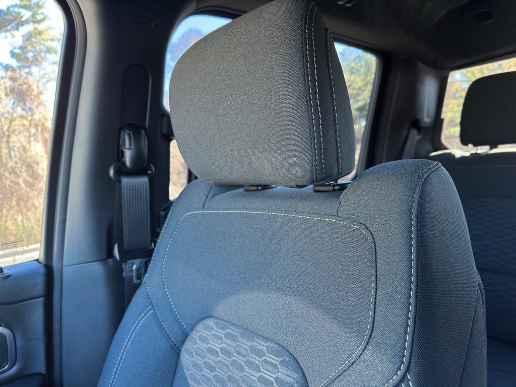 New 2026 RAM 1500 Big Horn AWD/4WD image 24