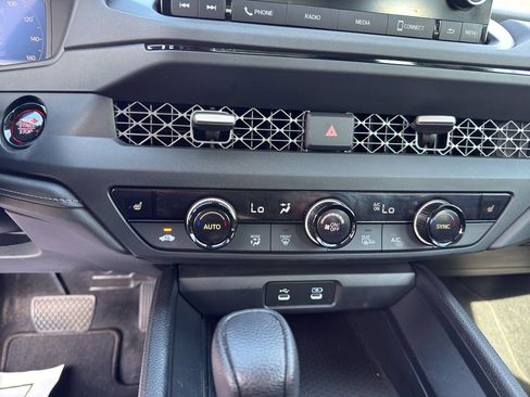 Certified 2023 Honda Accord EX image 18