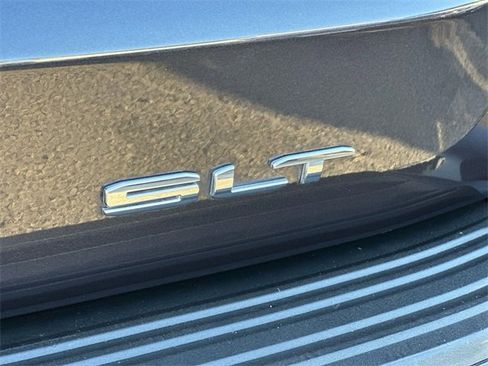 Used 2024 GMC Yukon SLT image 31