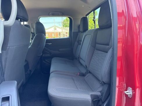 Used 2023 Nissan Frontier SV w/ Technology Package AWD/4WD image 11
