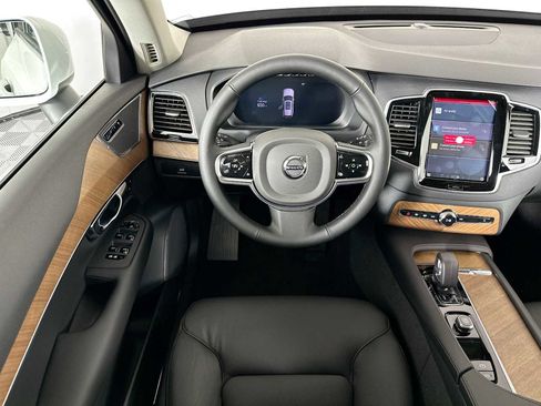 Used 2025 Volvo XC90 B6 Plus w/ Protection Package Premier image 18