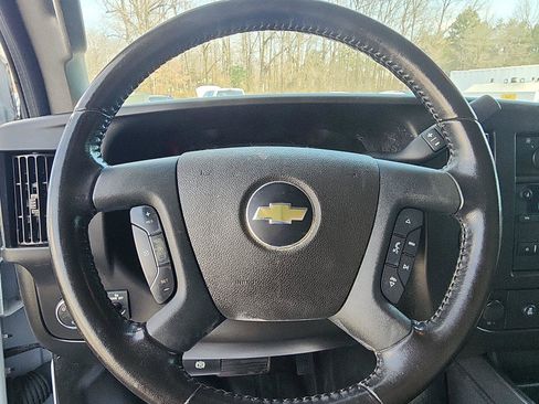 Used 2022 Chevrolet Express 3500 w/ Power Convenience Package image 15