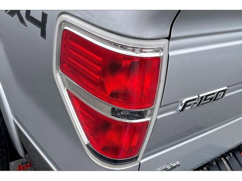 Used 2012 Ford F150 Lariat w/ Lariat Chrome Pkg image 29