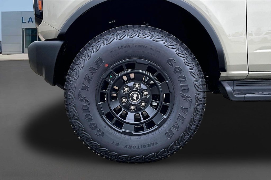 New 2026 Ford Bronco Outer Banks w/ Sasquatch Package AWD/4WD image 14