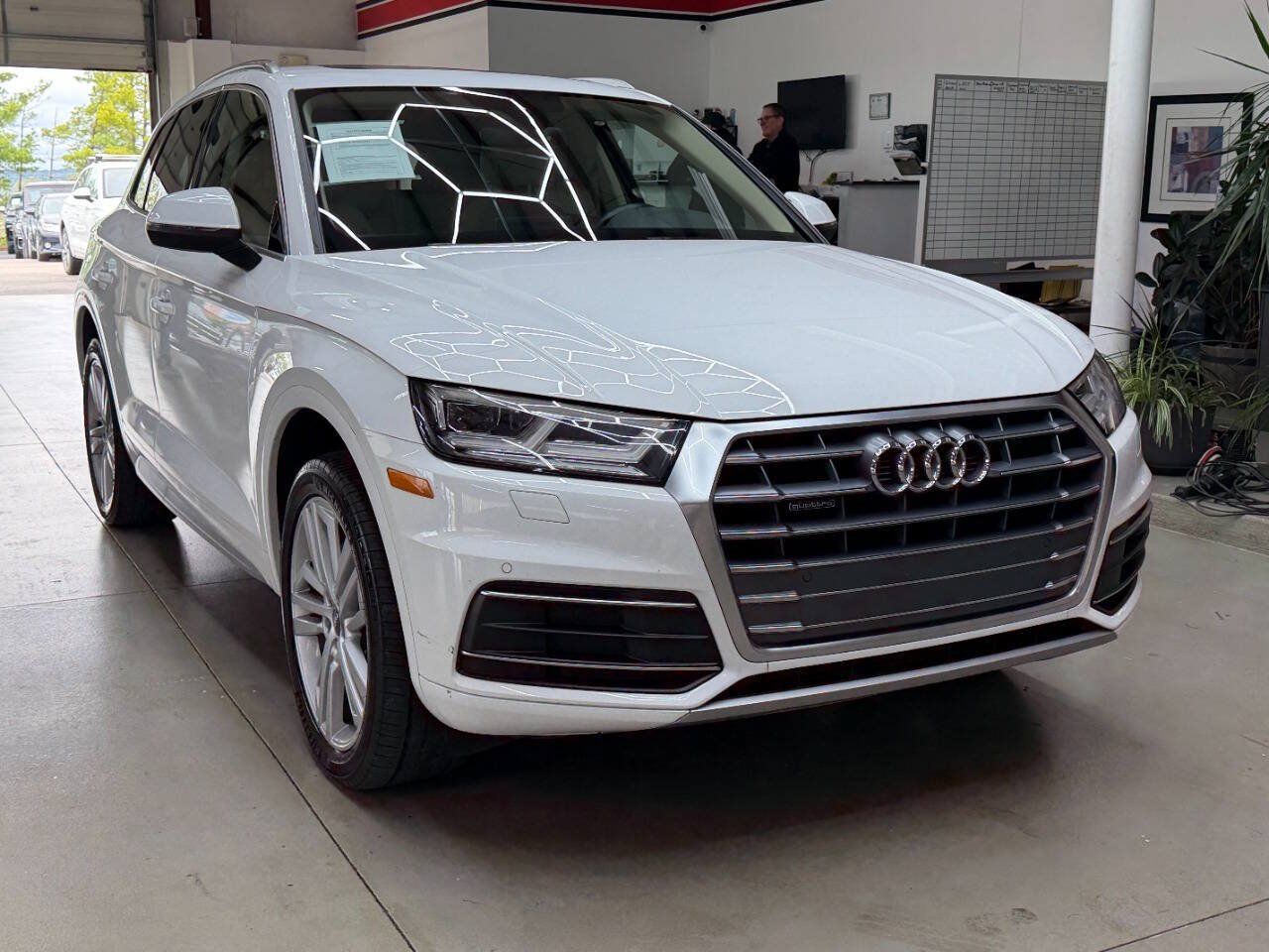 Used 2020 Audi Q5 2.0T Premium Plus w/ Premium Plus Package AWD/4WD image 1