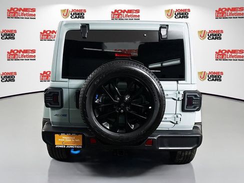 Used 2023 Jeep Wrangler Unlimited Sahara w/ Cold Weather Group image 16