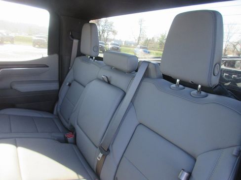 New 2026 GMC Sierra 1500 SLT image 14