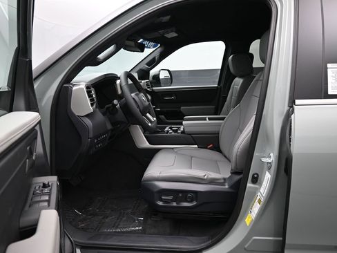 New 2026 Toyota Tundra Limited AWD/4WD image 10