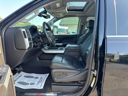 Used 2019 Chevrolet Silverado 2500 LTZ w/ Duramax Plus Package AWD/4WD image 15