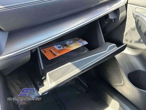 Used 2024 Nissan Rogue SV image 34