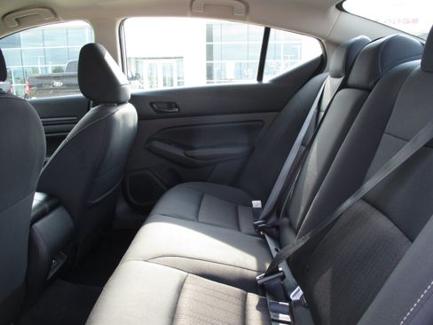 Used 2025 Nissan Altima 2.5 SV FWD image 15
