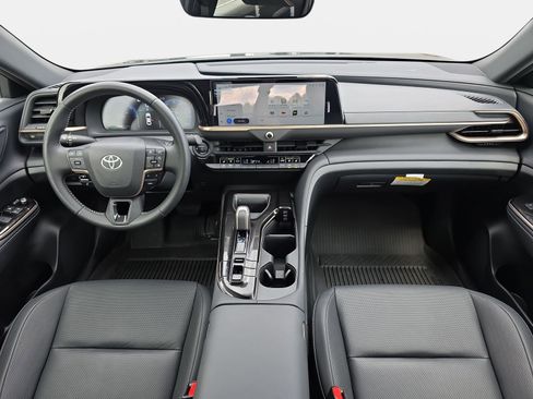 Used 2026 Toyota Crown AWD/4WD image 9
