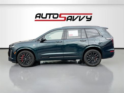 Used 2024 Cadillac XT6 Sport w/ LPO, ONYX Package image 4