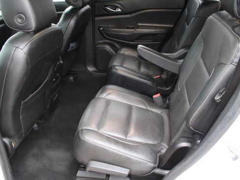 Used 2017 GMC Acadia SLT image 11