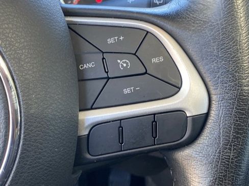 Used 2021 Jeep Renegade Latitude w/ Convenience Group image 18