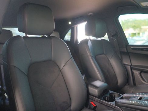 Used 2019 Porsche Macan image 26