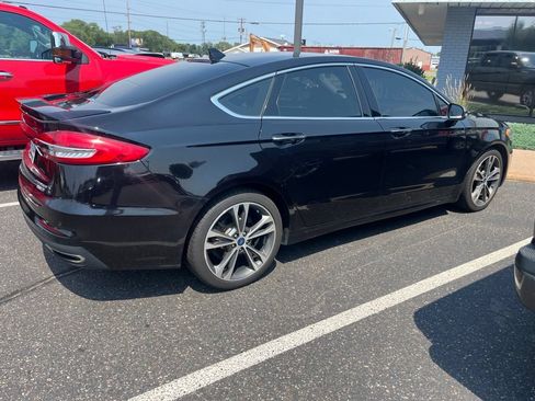 Used 2020 Ford Fusion Titanium AWD/4WD image 2