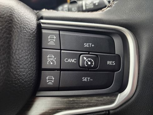 Used 2023 Jeep Wagoneer L Series II image 22