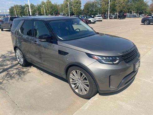 Used 2017 Land Rover Discovery First Edition AWD/4WD image 6