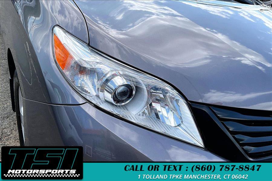 Used 2013 Toyota Sienna L FWD image 29