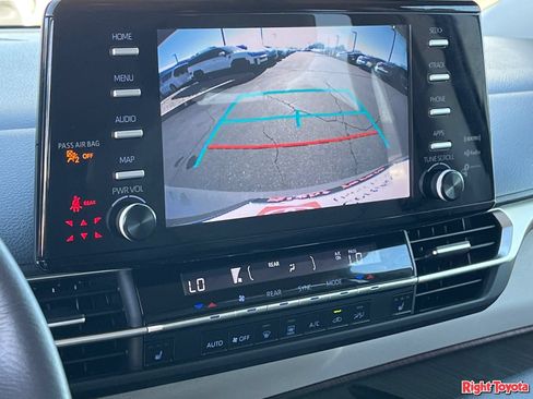 Certified 2024 Toyota Sienna XLE FWD image 29