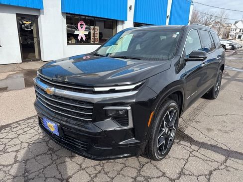 New 2026 Chevrolet Traverse High Country image 2