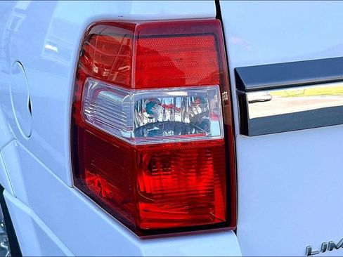 Used 2017 Ford Expedition EL Limited RWD image 31