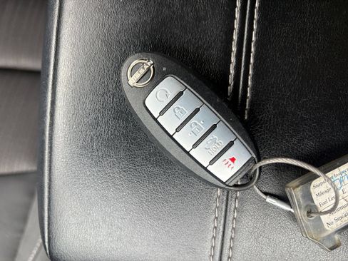 Used 2025 Nissan Altima 2.5 SV FWD image 21